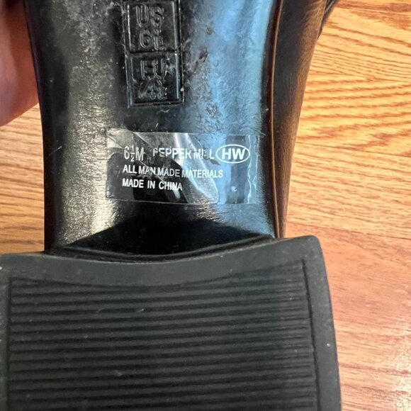 Heeled Black Leather Loafers - Picture 4 of 4